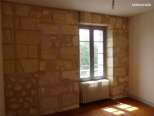 Loue très beau T4 en duplex très agréable et très lumineux 