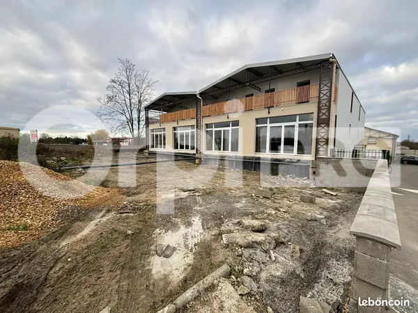 Local commercial 307 m² 