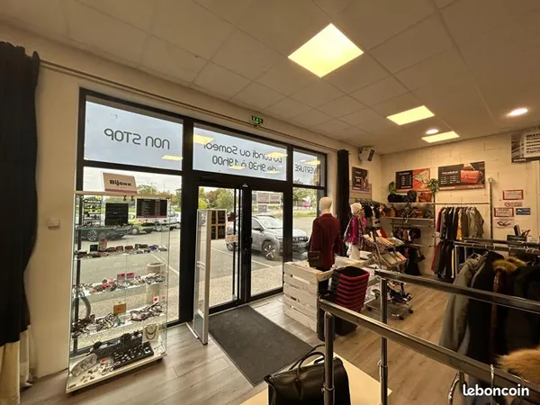 Local commercial 262 m² 