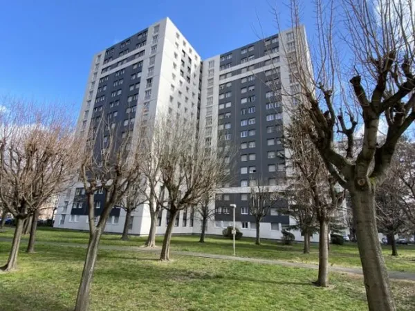 F3 bis de 80m2 en étage élevé avec ascenseur ! 