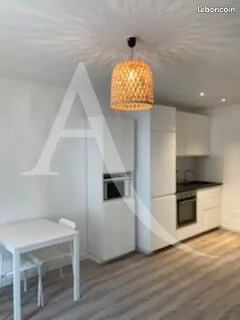 Studio 1 pièce 22 m² 