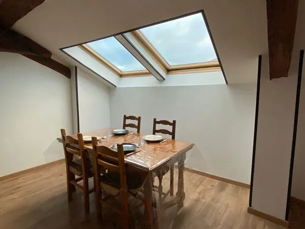 Appartement T2 meublé - 56 m² - Garage 22 m² - Centre village Viriville 