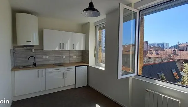 Studio 1 pièce 26 m² 