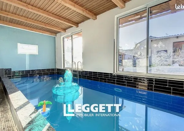 Maison 4 pièces 240 m² 