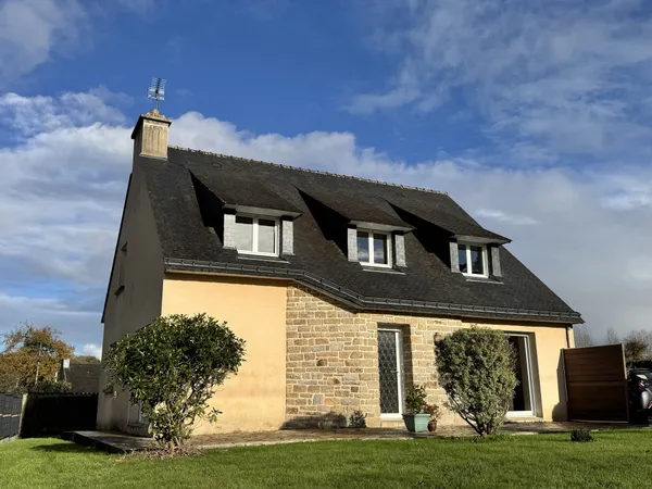 EXCLUSIVITE A LOCMINE.......PROCHE DE TOUTES COMMODITES, COM 