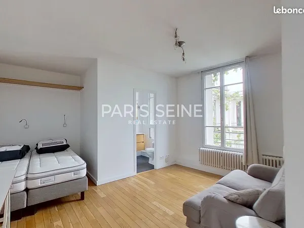 Studio 1 pièce 30 m² 