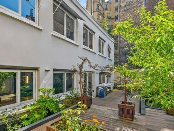Bureaux 1090 m² 