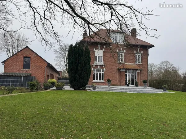 Maison 10 pièces 372 m² 