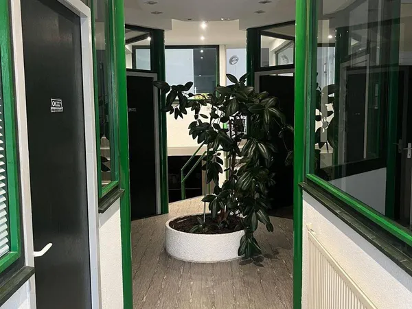 Bureau 1 pièce 95 m² 