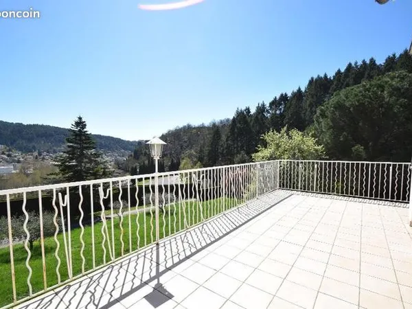 Maison 4 pièces 144 m² 