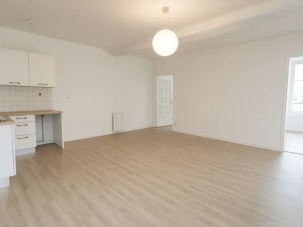 Petit F3 duplex - 45,52 m² - Laon Ville Haute (Quartier Cathédrale) 