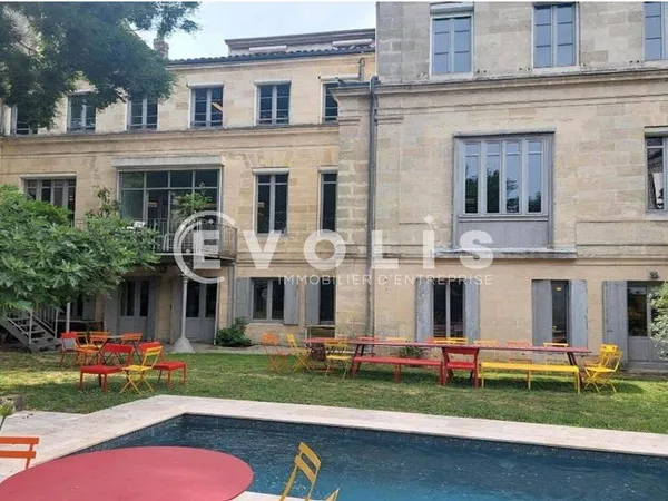 Bureaux 143 m² 