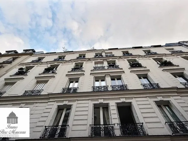 Studio 1 pièce 33 m² 