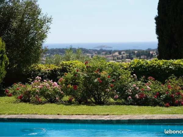 Propriété de 5000 mètres vue mer à Sanary 
