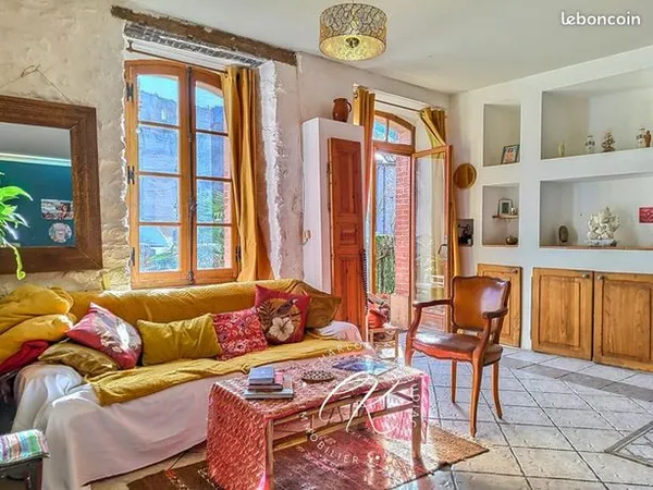 Maison 9 pièces 325 m² 