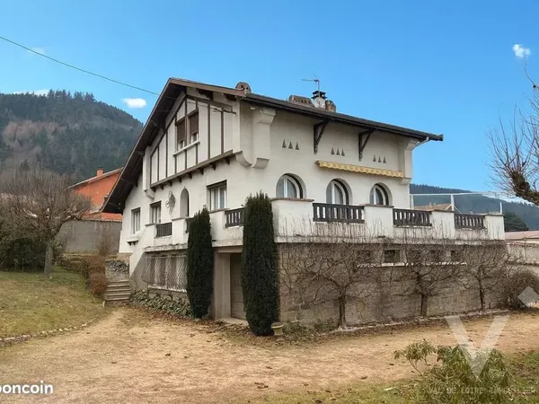 Villa 8 pièces 215 m² 