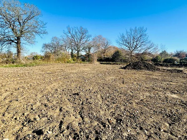 Terrain 790 m² 