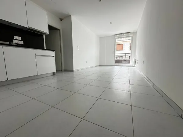 Studio 1 pièce 28 m² 