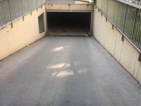Place de parking sécurisée - Sous-sol - Secteur Perrache 