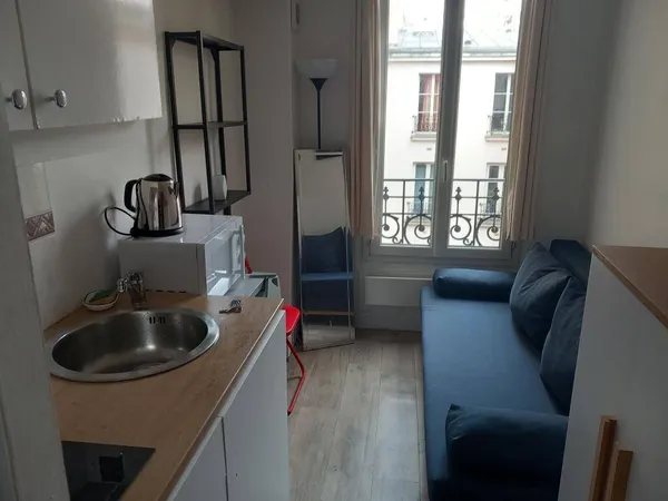 Studio 1 pièce 11 m² 