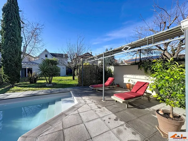 Maison 7 pièces 180 m² 