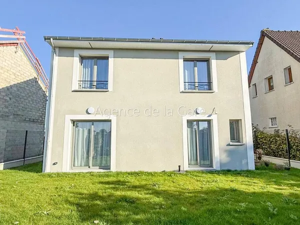 Maison 6 pièces 117 m² 