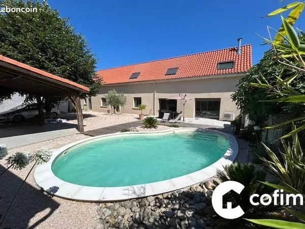 Propriété 7 pièces 203 m² 