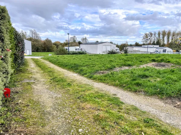 Terrain 764 m² 