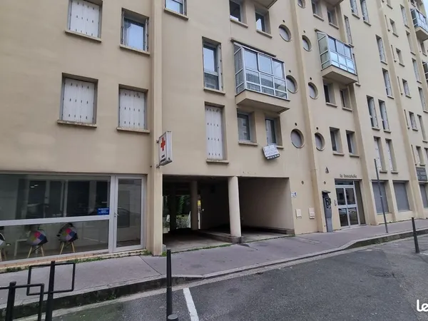 Emplacement parking Plateau Croix-Rousse 