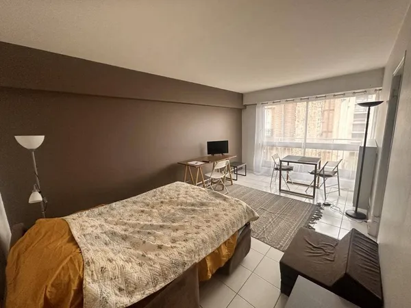 Studio 1 pièce 30 m² 