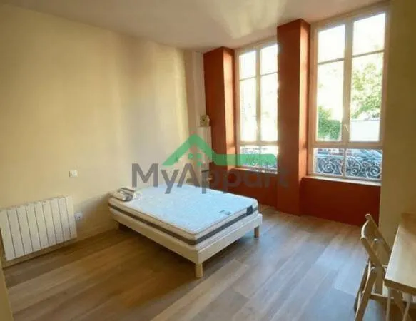 Studio 1 pièce 18 m² 