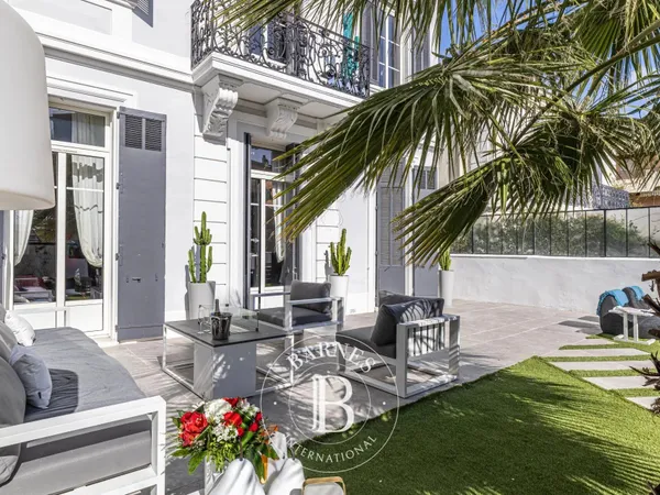 CANNES CENTRE - VILLA BELLE EPOQUE RENOVEE - 3 CHAMBRES 