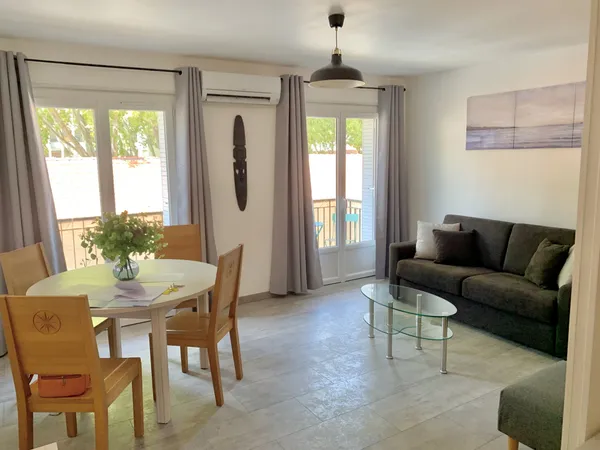 A VENDRE _ APPARTEMENT DE TYPE 3 AVEC BALCON ET CAVE _ CENT 