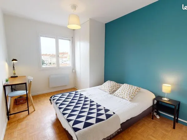 Chambre 6 pièces 96 m² 