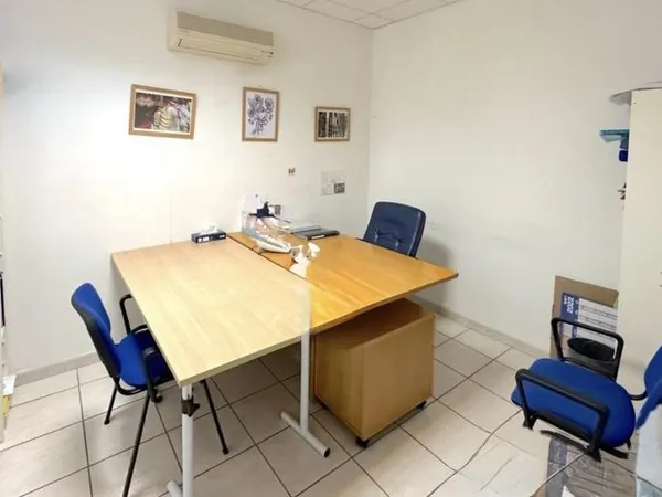 Location pro à Nîmes 
