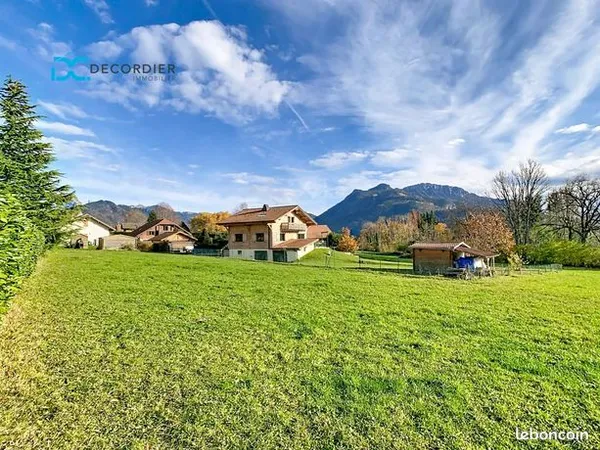 Terrain 900 m² 