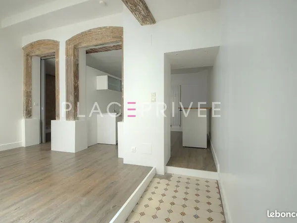 Appartement 1 pièce 44 m² 