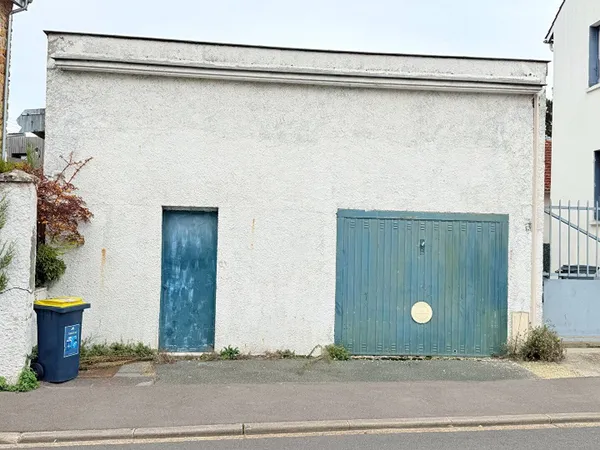 Local d'activité 43 m² 
