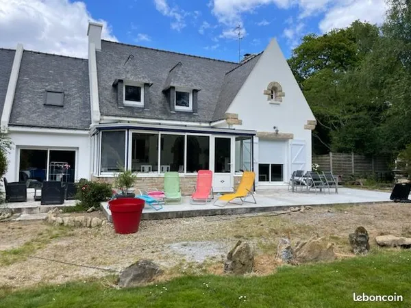 Maison familiale avec grand jardin 