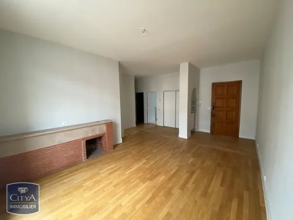À LOUER : Appartement T3 situé en plein coeur de Tours, d.... 