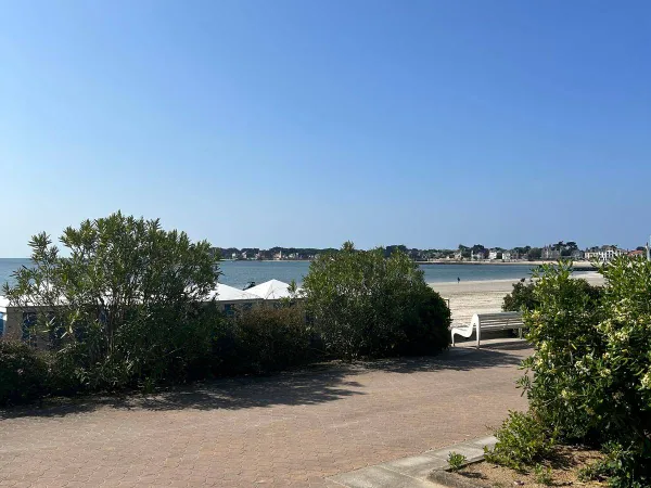 MAISON BOURGEOISE IDEALEMENT SITUEE rare à la vente 