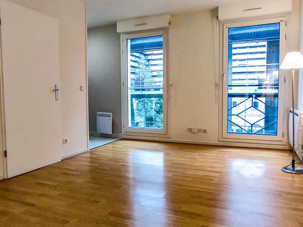 St Hilaire - CHU : STUDIO 27 m2 avec box parking 