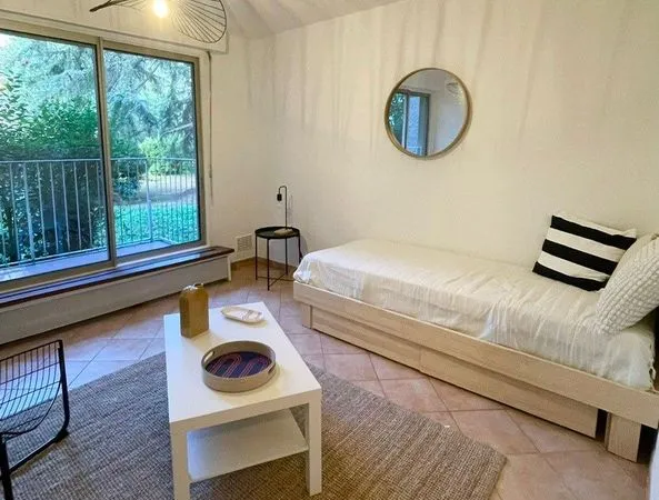 Studio 1 pièce 38 m² 