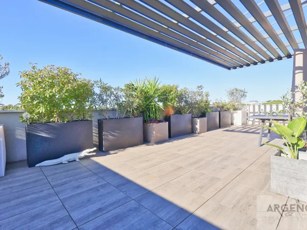 Villa sur toit 4 pièces 110 m² 
