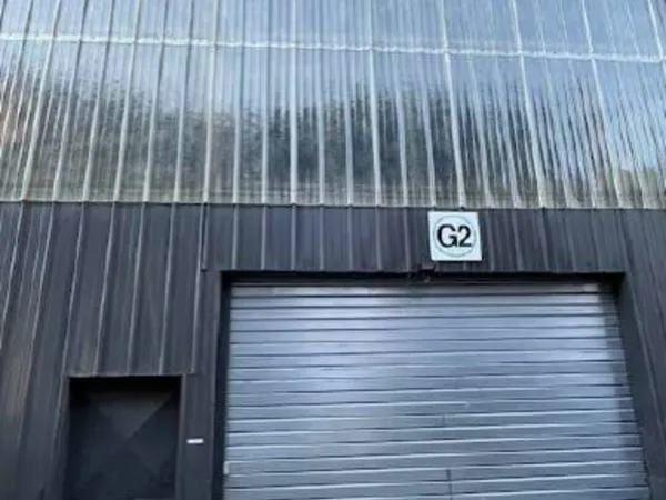 Local d'activité 140 m² 