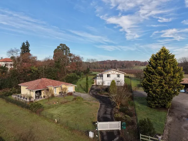 Propriété de 2 maisons au calme absolu 1745m2 de terrain à Josse 