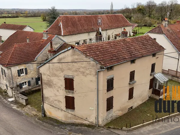 Maison ancienne en pierre 