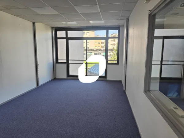Bureaux 147 m² 