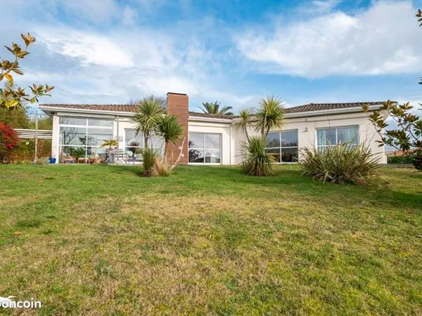 Maison 5 pièces 205 m² 
