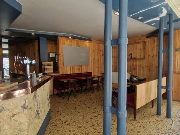 Boutique 2 pièces 80 m² 